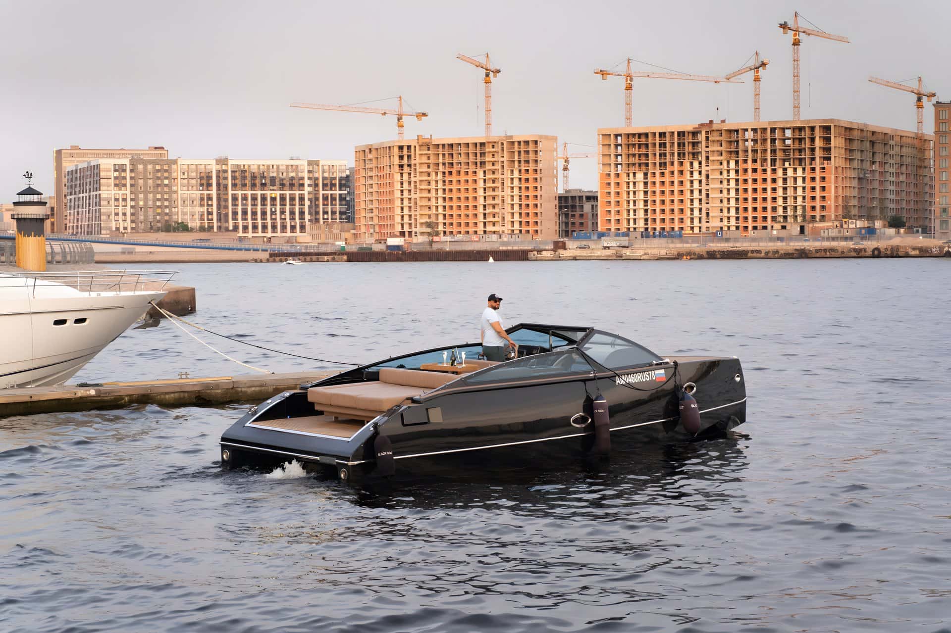Black boat (мин 2 часа)
